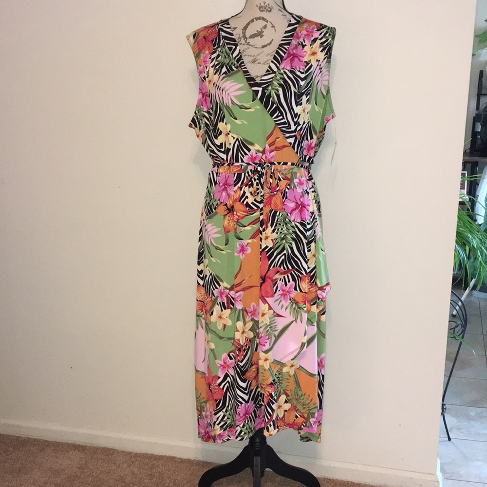RAFAELLA | TROPICAL SLEEVELESS DRESS